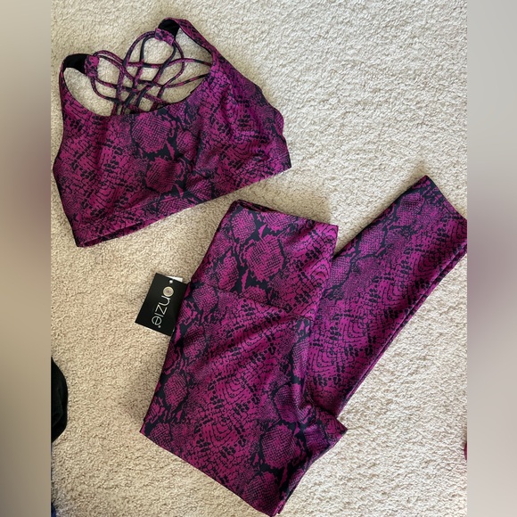 NWT Onzie Apparel Violet Snakeskin Print Strappy Bra & Legging Set ~ Rare! - Picture 1 of 9